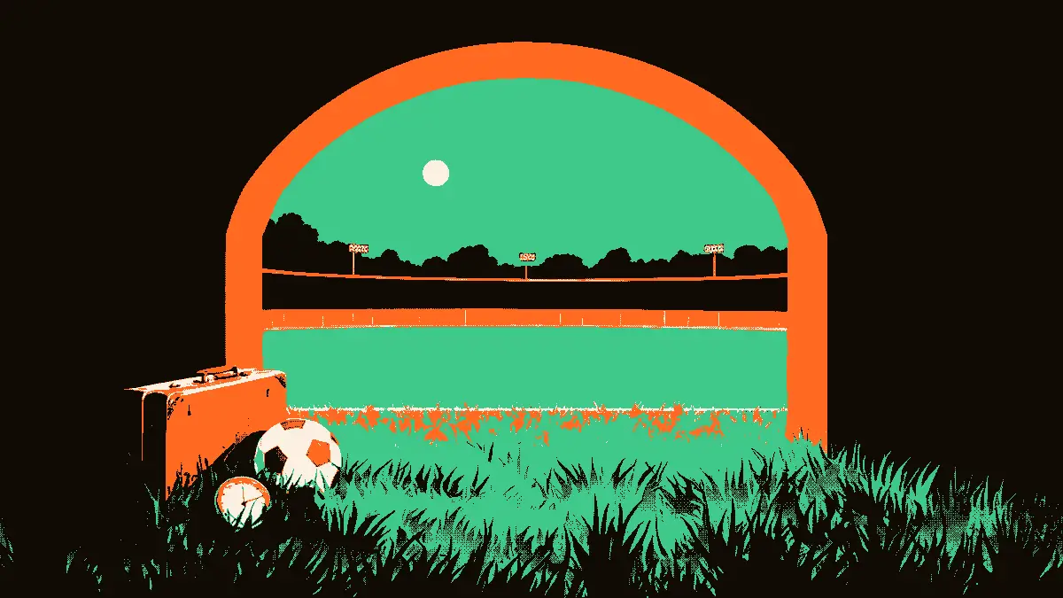 Illustration d'un terrain de football vide vu depuis l'entrée d'un tunnel au crépuscule, avec un ballon usé posé sur l'herbe à côté d'une vieille valise en cuir et d'un chronomètre ancien, évoquant un retour vers le passé du terrain.