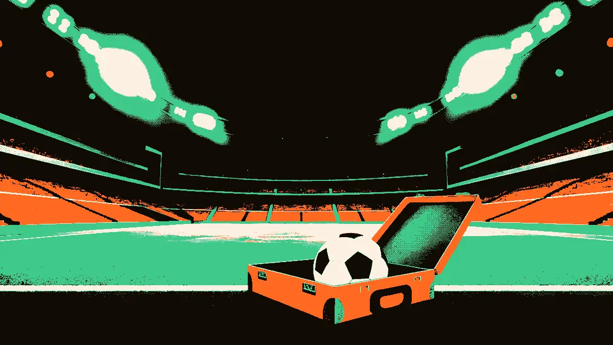Un ballon de football posé sur une valise ouverte au bord d'un terrain, avec des gradins vides et des projecteurs allumés en arrière-plan, illustrant un transfert vers un nouveau club.