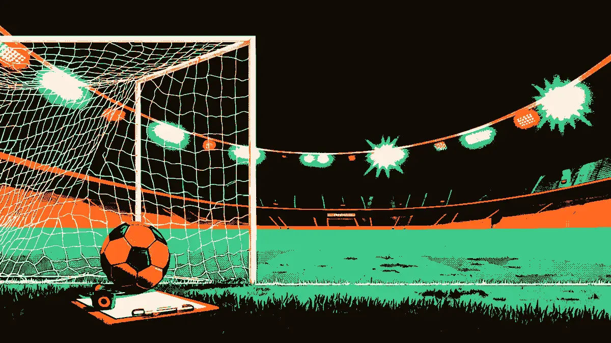 Illustration montrant un ballon au fond des filets d'un but, posé sur la pelouse d'un stade éclairé, avec un presse-papiers et un sifflet au premier plan et des gradins vides illuminés en arrière-plan.