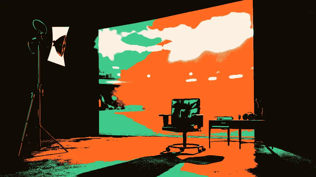 Illustration d'une chaise de studio vide placée devant un micro de télévision sur pied, éclairée par un projecteur qui projette une ombre marquée, avec un dossier, un casque audio posé sur une petite table d'appoint et, en arrière-plan flou, la lueur des projecteurs d'un stade à 